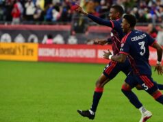 Revolúcia sa snaží zostať dokonalá doma vs. Crew Revolúcia sa snaží zostať dokonalá doma vs. Crew