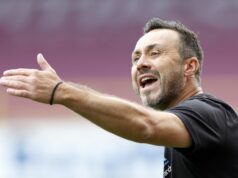 Roberto De Zerbi podal okamžitú žiadosť o zostavu Tottenhamu, keď povedal, čo hráči chcú Roberto De Zerbi gestikuluje