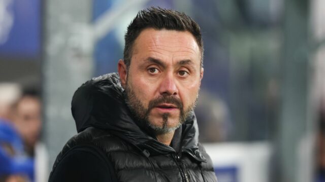 Roberto DE ZERBI Hlavný tréner Olympique de Marseille počas zápasu Ligy majstrov UEFA medzi Union Saint Gilloise a Marseille v Lotto Parku 9. decembra 2025 v belgickom Anderlechte. (Foto: Johnny Fidelin/Icon Sport cez Getty Images)