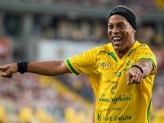 Ronaldinhovo obrovské čisté bohatstvo, prečo išiel do väzenia v Paraguaji, čo robí teraz Ronaldinho hrá počas Ronaldinho Show, priateľského futbalového zápasu medzi legendami Poľska a Brazílie v poľskom Chorzowe.