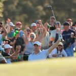 Úžasný chip-in Roryho McIlroya na 17. priečke bol jedným zo šiestich birdie na posledných siedmich jamkách.