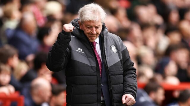 Roy Hodgson vyhral prvý zápas ako manažér Bristol City a LONDÝN, ANGLICKO - 3. apríla: Manažér Bristol City Roy Hodgson oslavuje svoj prvý gól počas zápasu Sky Bet Championship medzi Charlton Athletic a Bristol City v The Valley 3. apríla 2026 v Londýne v Anglicku. (Foto Jacques Feeney/Offsajd/Offsajd prostredníctvom Getty Images)