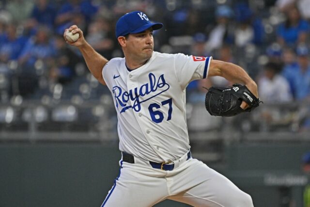 MLB: Chicago White Sox v Kansas City Royals