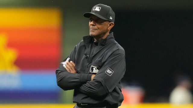 Rozhodca MLB CB Bucknor zosmiešňovaný za zlý call
