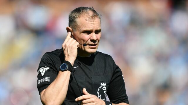 Obrazovka VAR počas zápasu Premier League v roku 2024