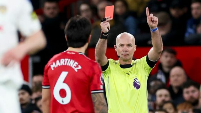 Rozhodcovská zúrivosť Michaela Carricka nie je na mieste – Lisandro Lisandro Martinez bol vylúčený proti Leedsu