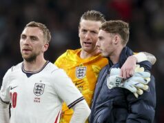 Rozhodnutie, ktoré vybuchlo v tvári Thomasa Tuchela, dve „luxusné“ hviezdy potiace sa pri ich mieste na majstrovstvách sveta a prečo Anglicko vyzerá ako sen hrať po 90 minútach z pekla, píše IAN LADYMAN Jarrod Bowen, Jordan Pickford a Cole Palmer sú zúfalí po domácej prehre 1:0 od Japonska