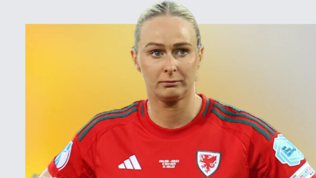 Rubrika Rhiannon Roberts: Výmena stráží a hranie vo Wrexhame Rubrika Rhiannon Roberts: Výmena stráží a hranie vo Wrexhame