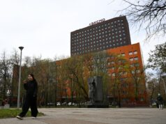 Ruská polícia zaútočila na vydavateľa kníh obvineného z presadzovania „gay propagandy“ | Správy o vojne medzi Ruskom a Ukrajinou Ruská polícia zaútočila na vydavateľa kníh obvineného z presadzovania „gay propagandy“ | Správy o vojne medzi Ruskom a Ukrajinou