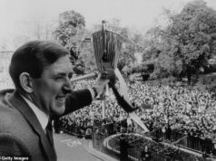 S Tottenhamom na pokraji ponižujúceho zostupu – a zúfalým nedostatkom lídrov v severnom Londýne – ako by zareagovala klubová legenda Danny Blanchflower, pýta sa MATT BARLOW? Danny Blanchflower je jedným z najväčších hrdinov Tottenhamu a najpamätnejších kapitánov