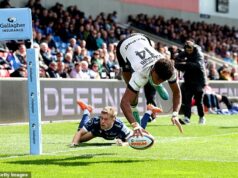 SIR CLIVE WOODWARD: Tupá PREM bez ohrozenia sa zahrala s ohňom, keď vyradila zostup. Tu je dôkaz, že to už poškodzuje naše kluby – a čo musí liga urobiť, kým nebude neskoro Práve uplynulý víkend ukázal nebezpečenstvo zošrotovania zostupu - Noah Caluori sa zúčastnil piatich z 13 pokusov Saracénov v nedeľu v Sale v 85:19.