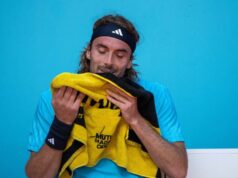 SLEDUJTE: Stefanos Tsitsipas vystrelil do tváre súpera pred otvoreným výjazdom zo štvorhry v Madride Download app from appStore