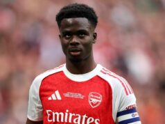Saka, Eze, Odegaard – Najnovšie správy o zranení Arsenalu a možné dátumy návratu pre zápas o Bournemouth Prizerá sa Bukayo Saka z Arsenalu