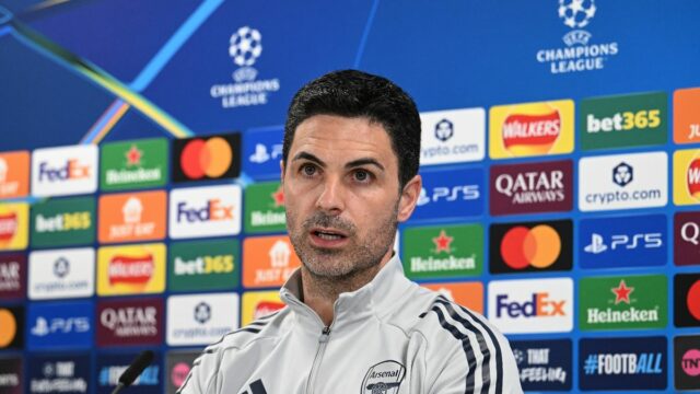 Mikel Arteta hovorí počas tlačovej konferencie