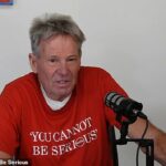 Sam Newman požiadal Austráliu o podporu Bena Robertsa-Smitha a vyzval na okamžité stiahnutie všetkých obvinení proti vojnovému veteránovi.