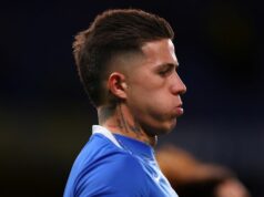 Sebeckému Enzovi Fernandezovi by sa mal ukázať východ z Chelsea po strate statusu „nedotknuteľný“. Enzo Fernandez