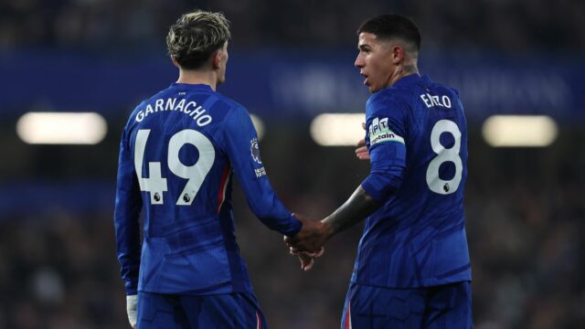 Alejandro Garnacho a Enzo Fernandez