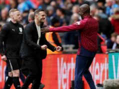 Šéf Lutonu Jack Wilshere vyhráva prvú trofej ako manažér s finálovým triumfom v EFL Trophy Šéf Lutonu Jack Wilshere vyhráva prvú trofej ako manažér s finálovým triumfom v EFL Trophy