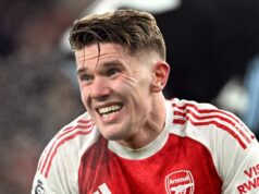 Sen Arsenalu pre sezónu 2026-27, keď Viktor Gyokeres vymenil za hviezdu 100 miliónov libier a pridalo sa duo Newcastle LONDÝN, ANGLICKO - 30. DECEMBRA: Viktor Gyoekeres z Arsenalu reaguje po premárnenej šanci počas zápasu Premier League medzi Arsenalom a Aston Villou na Emirates Stadium 30. decembra 2025 v Londýne v Anglicku.