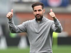 Sen Chelsea na začiatku jedenástky, ak Cesc Fabregas dostane prácu s tromi spečatenými prestupmi Liam Rosenior, manažér Chelsea, kvituje fanúšikov po zápase Premier League medzi Brighton & Hove Albion a Chelsea