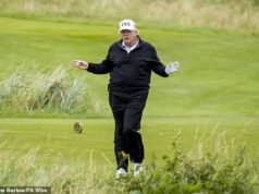 Sen Donalda Trumpa o prinavrátení ikonického golfového turnaja späť na svoje ihrisko sa UKONČIL, pretože je opäť urazený Donald Trump kúpil Turnberry - ihrisko, ktoré tu hral - už v roku 2014