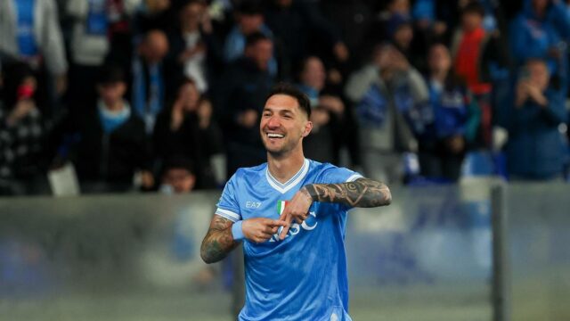 Serie A: Obhajca titulu Neapol porazil AC Miláno a zvýšil tlak na Inter
