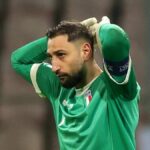 Dominik Szoboszlai z Maďarska ďakuje publiku za povzbudzovanie po zápase kvalifikácie MS 2026