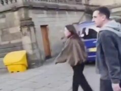 Sestra Garyho Nevilla zaútočí na hekera, ktorý obťažoval ikonu Man Utd chválospevom Gary Neville