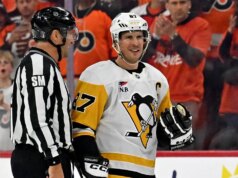 Sidney Crosby dostal prvý trest za prikrášlenie vo svojej kariére pri prehre Penguins Game 3 Sidney Crosby dostal prvý trest za prikrášlenie vo svojej kariére pri prehre Penguins Game 3