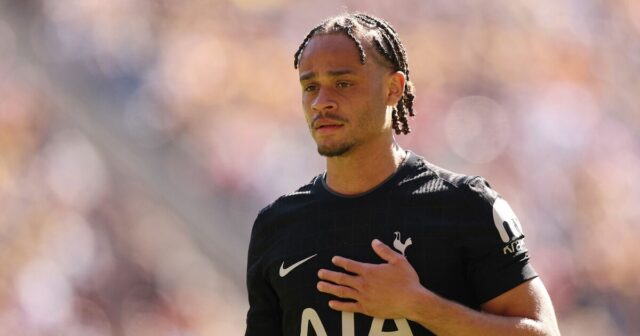 Simons posiela správu po vystrašení zo zranenia Spurs s odpoveďou na Wolves | Futbal | Šport
