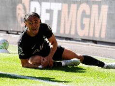 Simons „zlomil srdce“, pretože hviezda Tottenhamu potvrdila, že vynechá zostup a majstrovstvá sveta Simons „zlomil srdce“, pretože hviezda Tottenhamu potvrdila, že vynechá zostup a majstrovstvá sveta