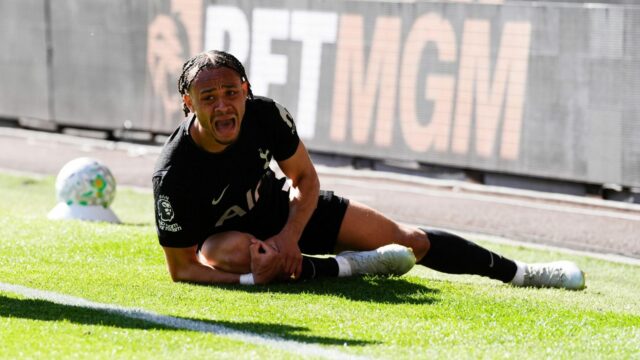 Simons „zlomil srdce“, pretože hviezda Tottenhamu potvrdila, že vynechá zostup a majstrovstvá sveta
