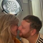 Menzies sa dostal na verejnosť so Suzanne Lewis