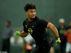 Škandál s žartovými hovormi Shedeura Sandersa prenasleduje draft NFL, keďže výber v prvom kole sa domnieva, že bol podvedený Kenyon Sadiq sa obával, že po tom, čo bol vybraný na drafte NFL, dostal žart