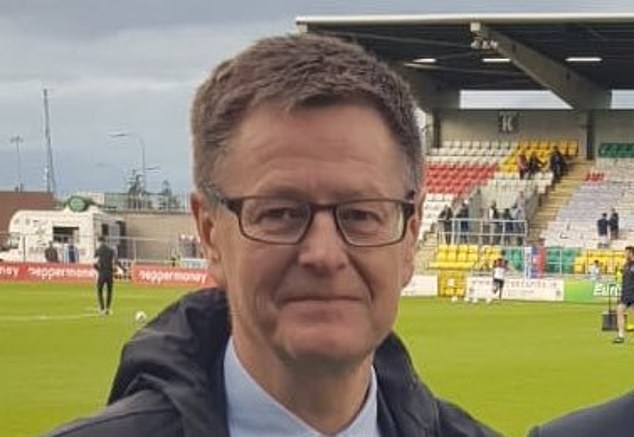 Skúsený funkcionár FIFA, ktorý dostal vedúcu úlohu ako Rangers, Celtic, Mark Blackbourne bol menovaný, aby dohliadal na preskúmanie minulomesačného neporiadku v Ibroxe