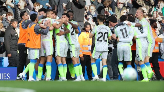 Snaha Irresistible Man City o Arsenal je po porážke Chelsea Man City oslavuje