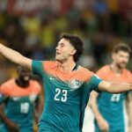 Alessandro Circati oslavuje po tom, čo strelil jeden z piatich gólov Socceroos pri víťazstve nad Curacaom v utorok večer v Melbourne.