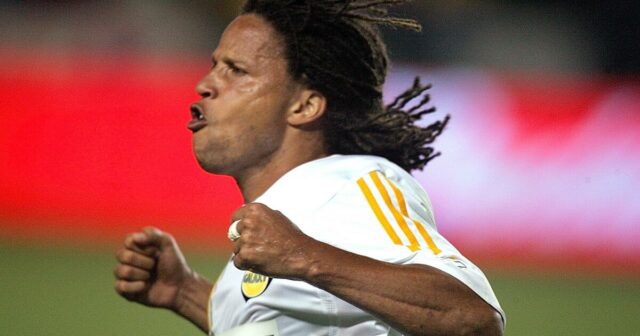Socha Cobi Jones: Sochári mali za úlohu vytvoriť pohyb
