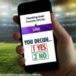 Rozhodnutia VAR budú robiť fanúšikovia