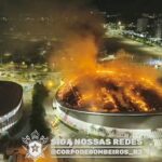 Na záberoch z dronu bolo vidieť, ako v stredu horí olympijský velodróm v Riu