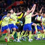 Southampton 2-1 Arsenal: Saints nasmerovali ducha z roku 1976, aby ohromili Gunners, keď tím Mikela Artetu utrpel ďalšiu ranu svojej sezóny pri poslednej prehre v pohári, píše OLIVER HOLT