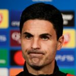 Bukayo Saka z Arsenalu oslavuje naplno