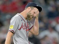 Správy MLB: Chris Sale z Braves si z frustrácie zrazil loptu z hlavy Správy MLB: Chris Sale z Braves si z frustrácie zrazil loptu z hlavy