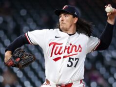 Správy MLB: Manželka nadhadzovača dvojčiat Kodyho Funderburka po pôrode bojuje s rakovinou Správy MLB: Manželka nadhadzovača dvojčiat Kodyho Funderburka po pôrode bojuje s rakovinou