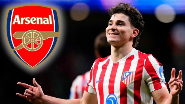 Julian Alvarez z Atlética Madrid oslavuje piaty gól svojho tímu počas zápasu osemfinále Ligy majstrov 2025/26 medzi Atleticom de Madrid a Tottenhamom Hotspur.