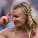 Martin Odegaard z Arsenalu vyzerá skľúčene počas zápasu Premier League medzi Manchestrom City a Arsenalom na Etihad Stadium 19. apríla 2026 v Manchestri v Anglicku.