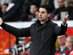 Správy z Arsenalu: Mikel Arteta odovzdal prestupovú podporu, keď agent potvrdil záujem o hviezdu v hodnote 87 miliónov libier Španielsky manažér Arsenalu Mikel Arteta reaguje počas prvého zápasu Ligy majstrov UEFA, Last16, prvého zápasu Bayer 04 Leverkusen vs Arsenal v Leverkusene v západnom Nemecku 11. marca 2026.