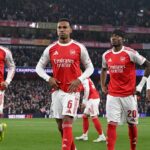William Saliba z Arsenalu pred zápasom Premier League medzi Manchestrom City a Arsenalom na Etihad Stadium 19. apríla 2026 v anglickom Manchestri.