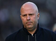 Správy z Liverpoolu: Arne Slot vyhodil najnovšie rozhodnutie, keď ikona Reds vydala verdikt Xabiho Alonsa Arne Slot vie, že po reprezentačnej prestávke čelí v Liverpoole kritickému obdobiu