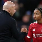 Mohamed Salah z Liverpoolu oslavuje druhý gól svojho tímu počas zápasu Premier League medzi Liverpoolom a Fulhamom na Anfielde.